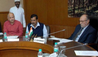Arvind Kejriwal, Sisodia discuss retirement of corrupt officials with LG