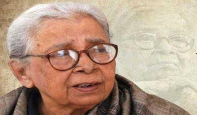 Mamata Banerjee pays homage to Mahashweta Devi