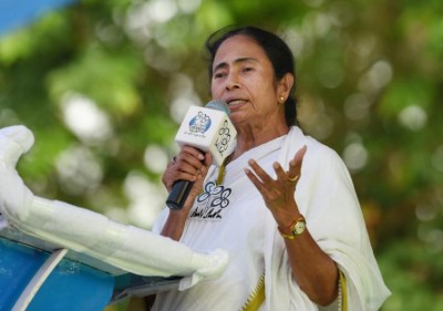 Modi trying to run parallel govt in Bengal: Mamata