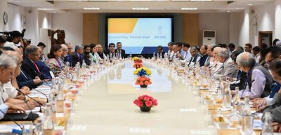 PM Narendra Modi interacts with economists and experts on the theme â€œEconomic Policy â€“ The Road Aheadâ€