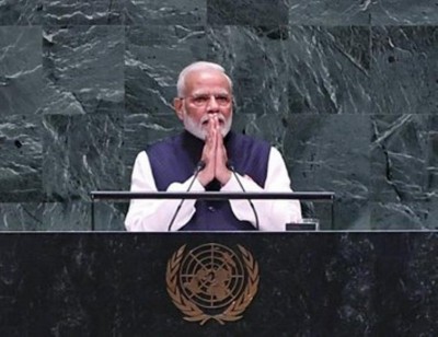 After PM Modi's speech at UNGA, his office tweets about selfie requests