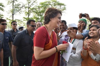 Amid anti-Modi slogans, Priyanka stages roadshow in Varanasi