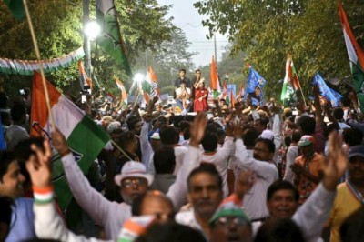 Priyanka Gandhi throws challenge to PM Modi as 'Delhi girl'