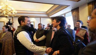 Rahul, Sonia, Manmohan meet envoys of G-20 & neighbouring countries