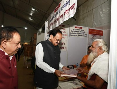 Learning Sanskrit necessary to maintain a living link with our rich past: Naidu