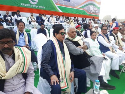  Shatrughan Sinha explains the real goal of Saturday's mega Kolkata rally on Twitter, targets central government again