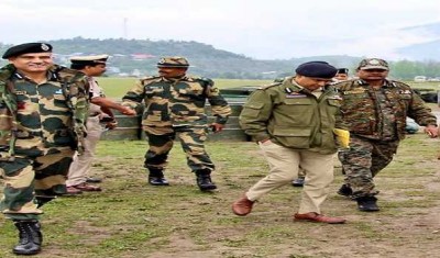 Two senior police officers among several cops injured in violence in Srinagar PC