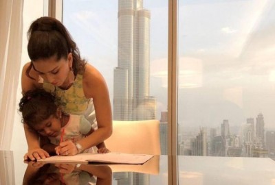 Sunny Leone enjoys her vacation in Dubai, finds time to help Nisha to do her homework
