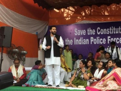 This is a fight to save democracy: Tejashwi Yadav says from Mamata Banerjee's dharna venue