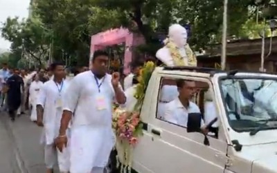 Statue vandalisation: Mamata Banerjee unveils new bust of Ishwar Chandra Vidyasagar  