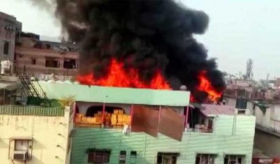 Delhi: Fire 'again' breaks out in Anaj Mandi