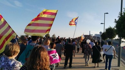 Police use water cannon, tear Gas on 5th day of violent separatist rallies in Barcelona