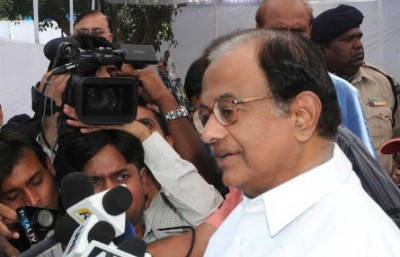 Chidambaram meets his son Karti and Congress leaders in Tihar jail