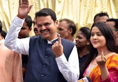 Assembly polls: Voting underway in Maharashtra, Haryana; Fadnavis, Khattar cast votes