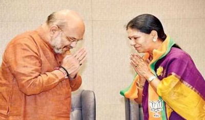 Congress leader D K Aruna joins BJP