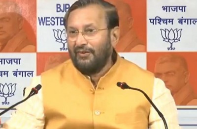 Who is Mamata shielding? Herself or top cop, asks BJP leader Javadekar