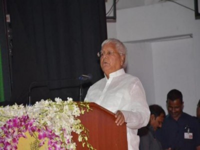 Lalu Prasad, his family get bail in IRCTC hotel scam case