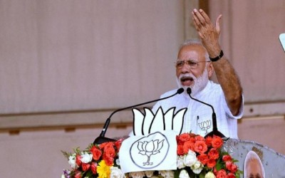 Mamata feels proud to accept Pakistan PM but not me: Narendra Modi