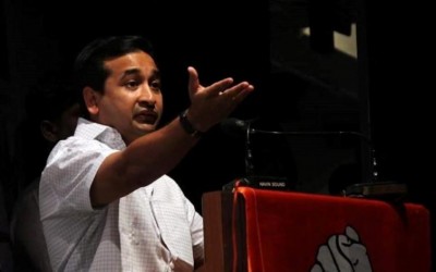 Congress MLA Nitesh Rane throws mud on engineer, ties him to bridge