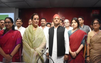 Shatrughan Sinha's wife Poonam Sinha files nomination from Lucknow