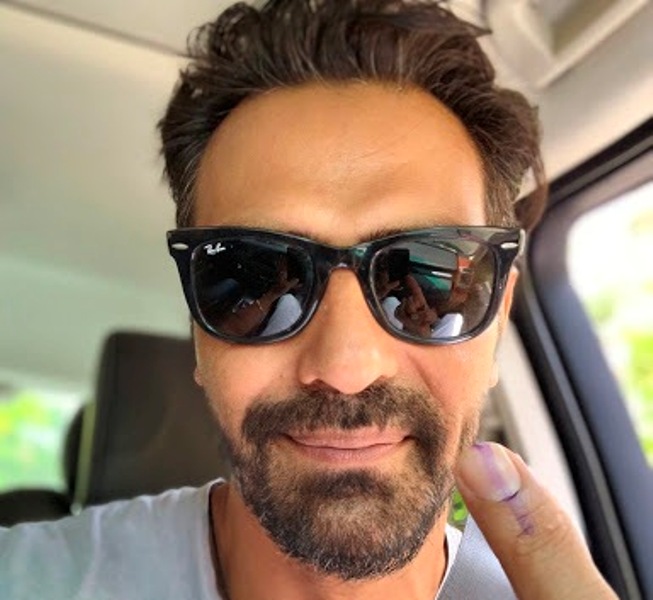 Bollywood casts vote to elect new government