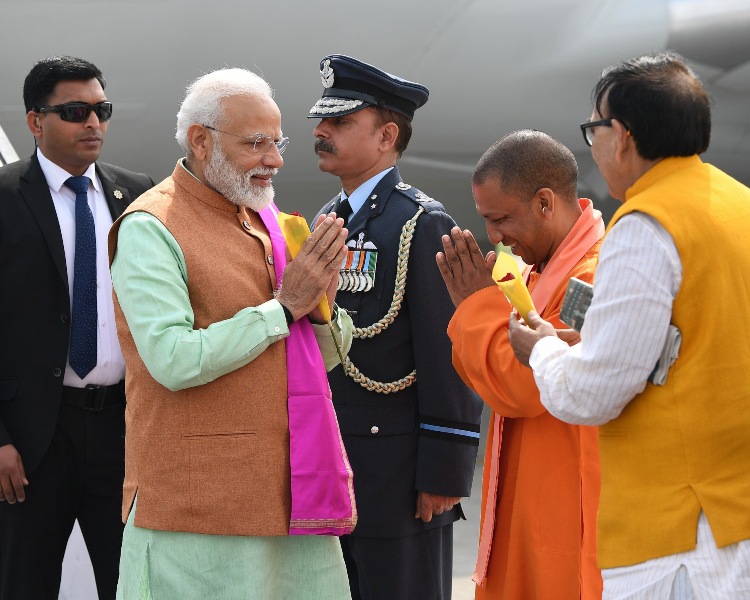 Narendra Modi launches  PMKISAN scheme in Gorakhpur