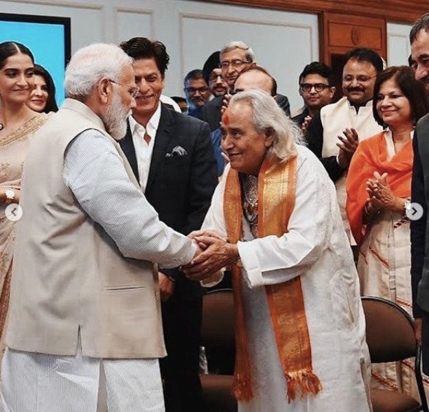 Modi's evening date with Bollywood celebrities