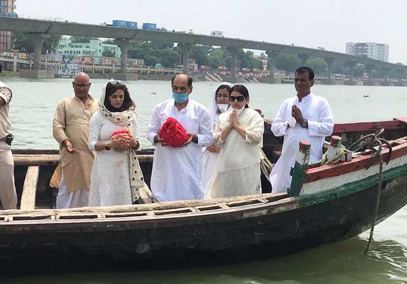 Sushant Singhâ€™s family immerses his ashes in Ganga in Patna