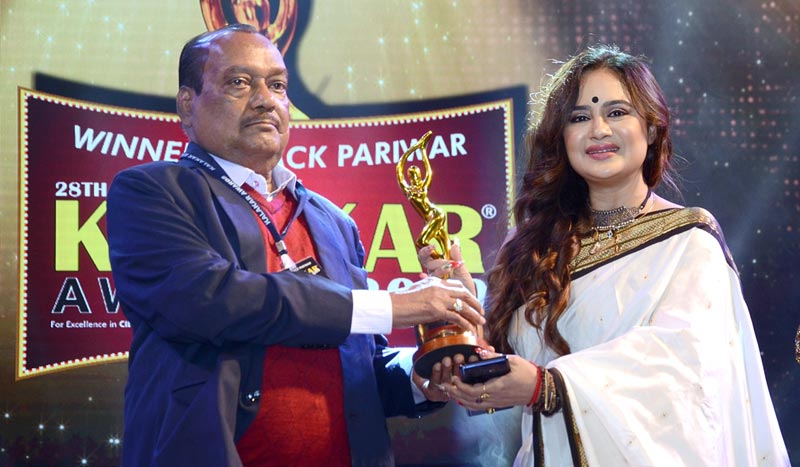 A galaxy of stars turn up at the Kalakar Awards 2020