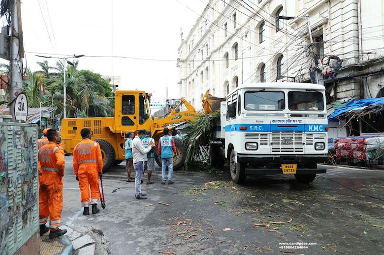Cyclone Amphan leaves trail of devastation in West Bengal capital Kolkata