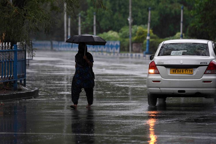 Downpour during lockdown in Kolkata