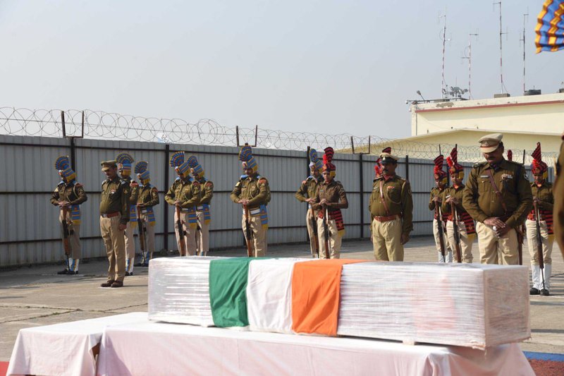 Bihar DGP Gupteshwar Pandey with CRPF officials in Kashmir