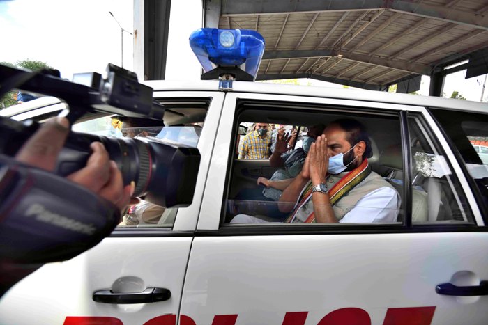 Telangana Congress President and MP Capt. Uttam taken into police custody