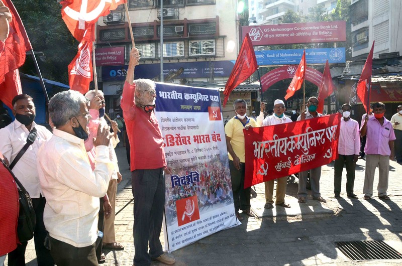 CPI activists participate in rally in support of the nationwide strike called by farmers at Lalbaugh in Mumbai