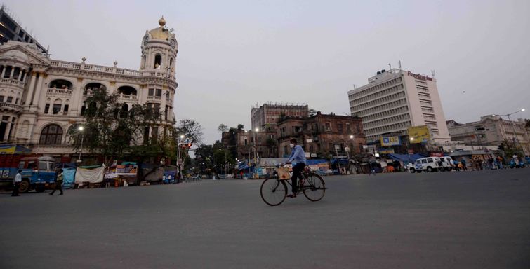 Deserted road in Kolkata during COVID-19 outbreak 