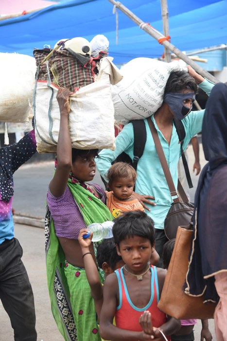 Migrants from Ghaziabad arrive at Danapur station by Shramik Special train
