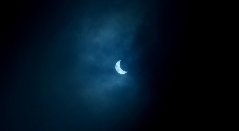 People watching solar eclipse in Kolkata