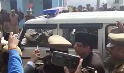 Azam Khan, family shifted to Sitapur jail, SP chief Akhilesh Yadav to meet them today