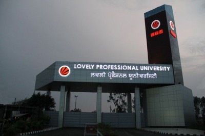 LPU sends 101 Lankan students back home