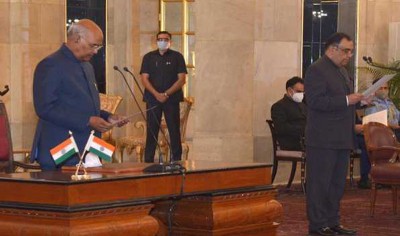 President Ram Nath Kovind administers oath to new CIC