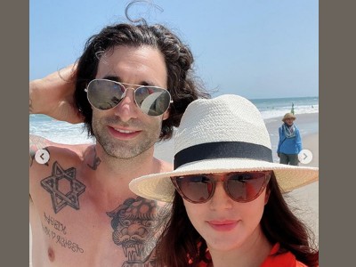 Sunny Leone loves her family visit to sea beach