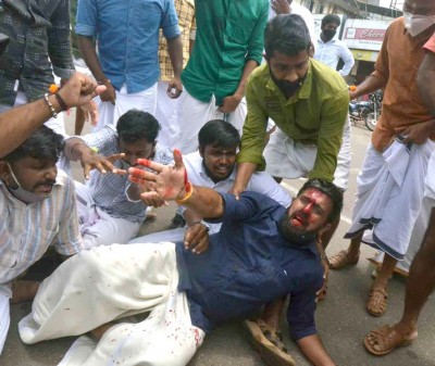 Police lathicharge BJP workers in Kerala