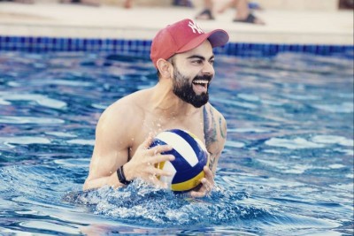 Virat Kohli enjoys in pool ahead of IPL 2020