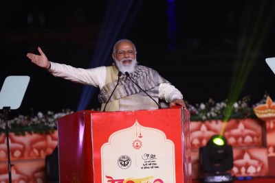 Oppositions spreading lies to instigate farmers: PM Modi in Varanasi