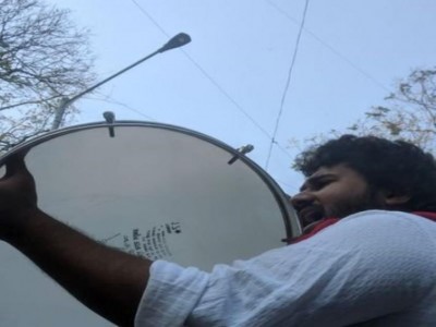 Uber driver calls police to arrest passenger for being communist