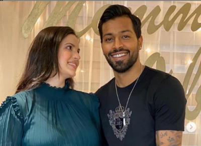 Excited to welcome a new life: Hardik Pandya, Natasha to become parents soonÂ 
