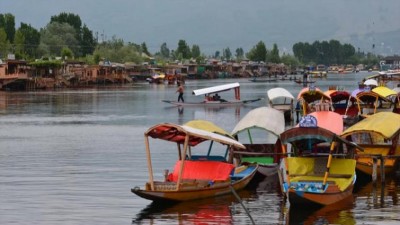 Twenty-five-member foreign envoys visit Kashmir, meet delegations