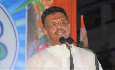 Kolkata: Firhad Hakim gets vaccinated in Covaxin's phase 3 trial