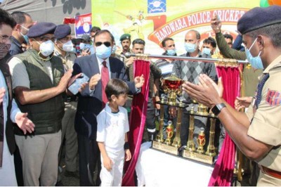 Jammu and Kashmir: Handwara police cricket league begins
