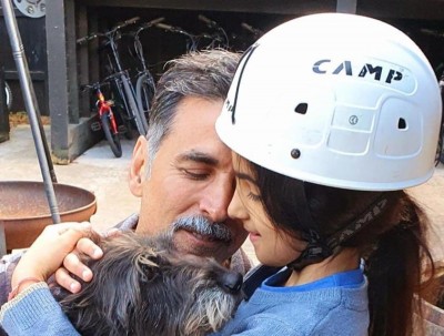 Happy Daughters Day: Akshay Kumar shares adorable pic with her daughter  